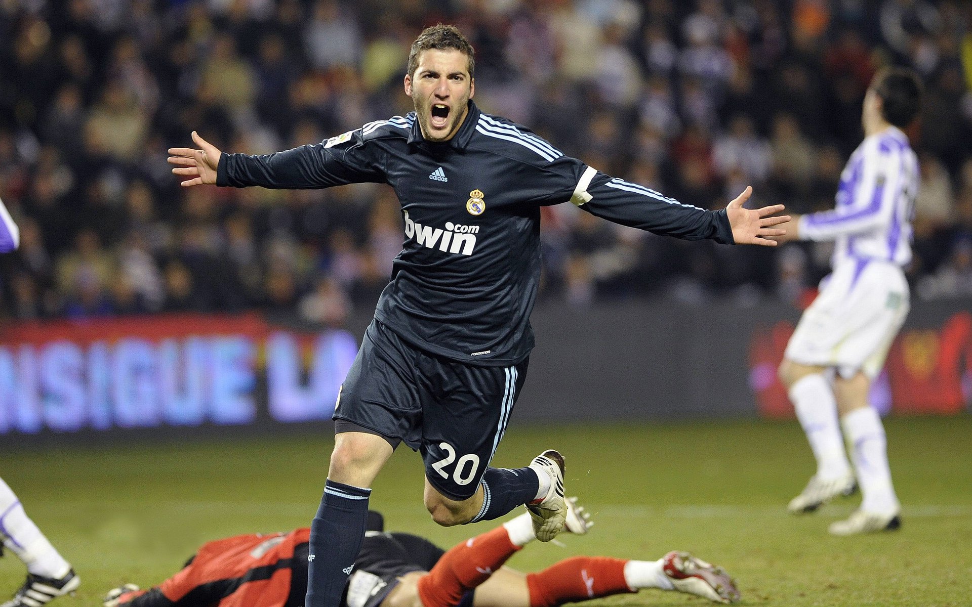 安菲尔德之夜,利物浦的破冰与哈兰德的战歌,安菲尔德之夜,利物浦的破冰与哈兰德的战歌